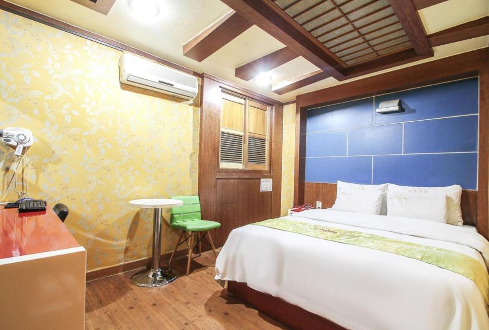 Couple Motel Seoul Exterior photo